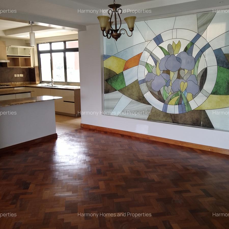 4 Bed Apartment with En Suite at Riverside - 2