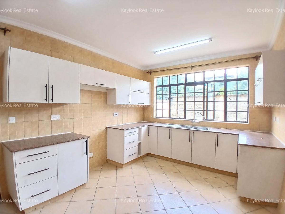 4 Bed Townhouse with En Suite at James Gichuru Road - 6