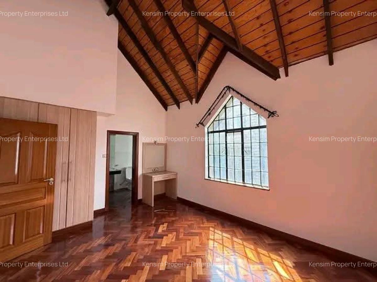 5 Bed Townhouse with En Suite in Lavington - 6