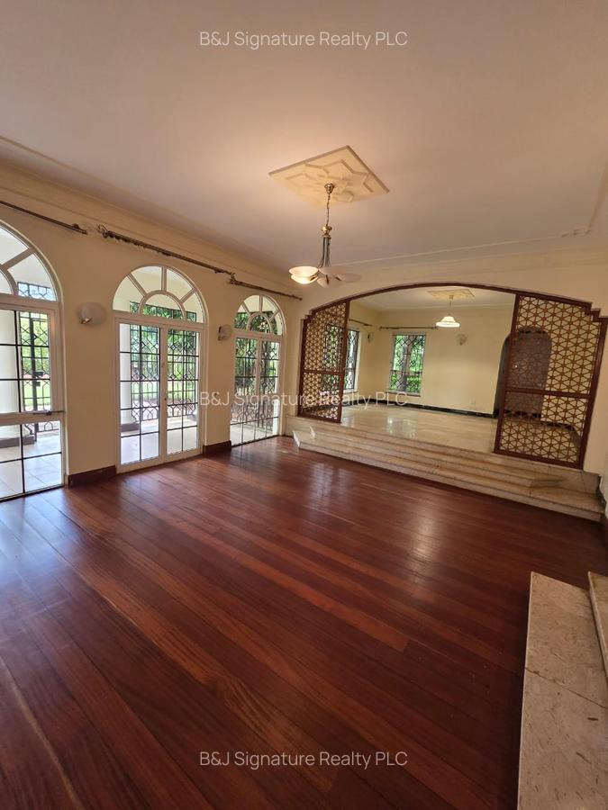 4 Bed Townhouse with En Suite in Hill View - 14