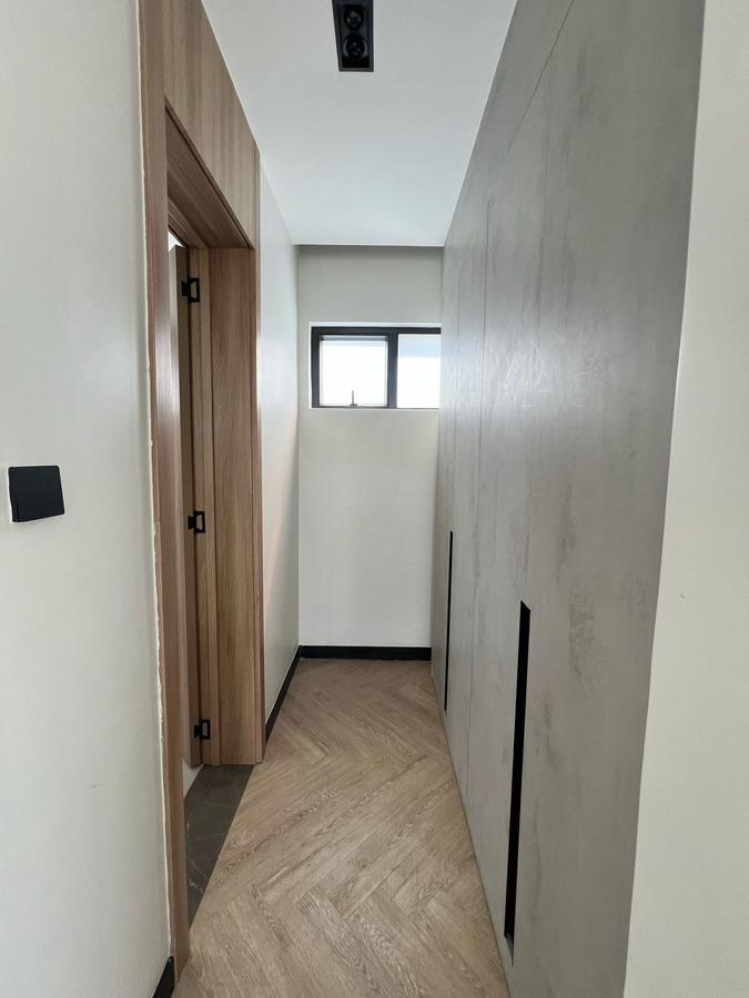 5 Bed Townhouse in Riverside - 8