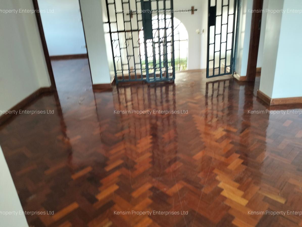 4 Bed Townhouse with En Suite in Kitisuru - 18