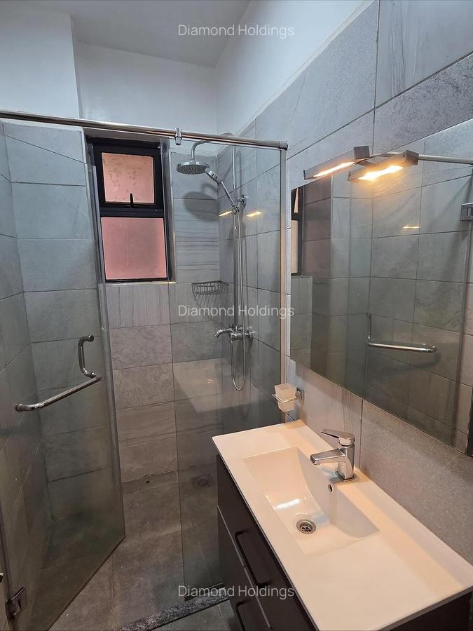 3 Bed Apartment with En Suite at Parklands - 4