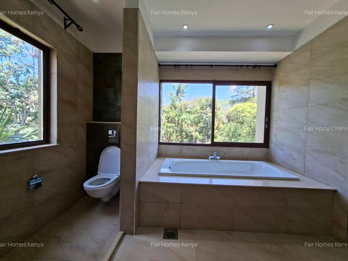 5 Bed Townhouse with En Suite at Convent Drive - 10