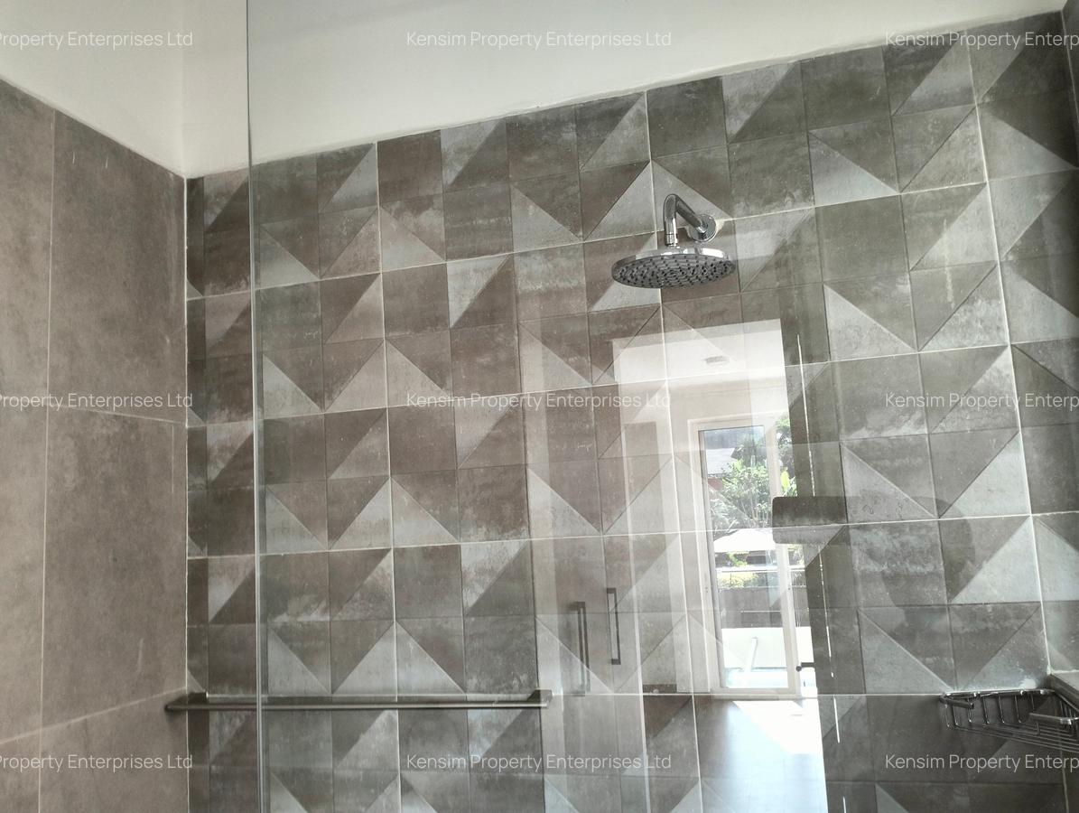 4 Bed Townhouse with En Suite in Lavington - 16