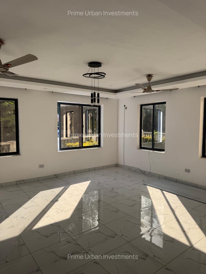 5 Bed House with En Suite in Kikambala - 8