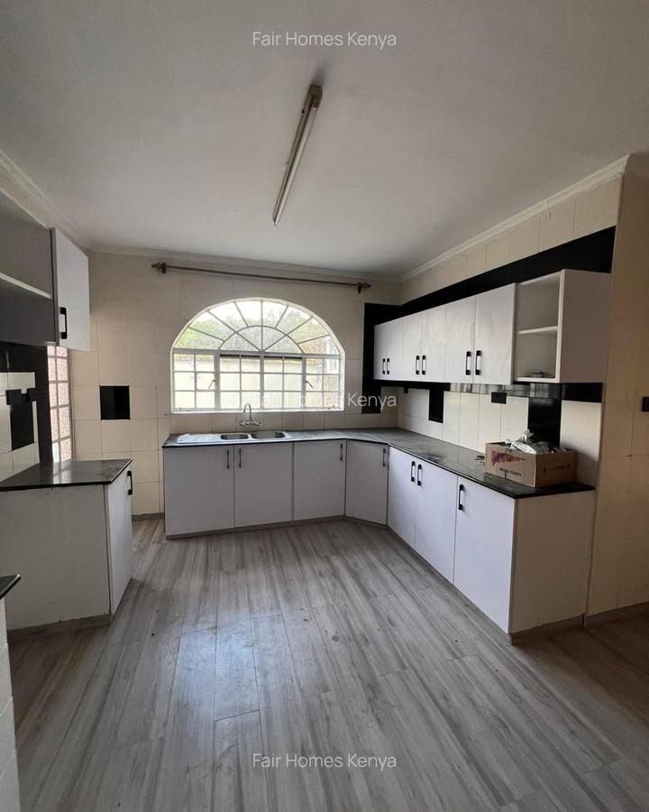 4 Bed Townhouse with En Suite at Amboseli Lane - 5