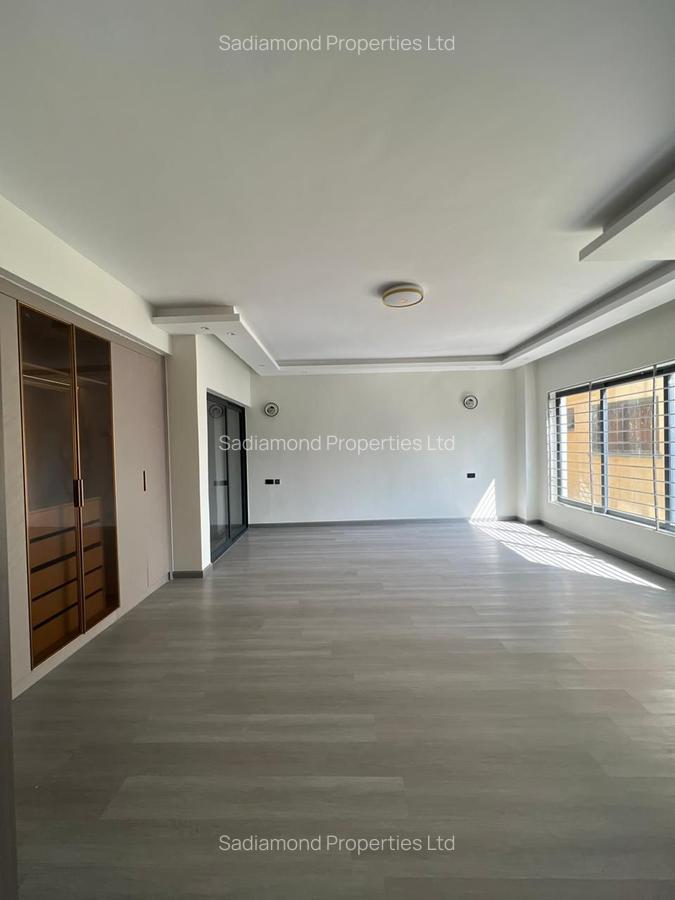 4 Bed Apartment with Swimming Pool in Parklands - 3