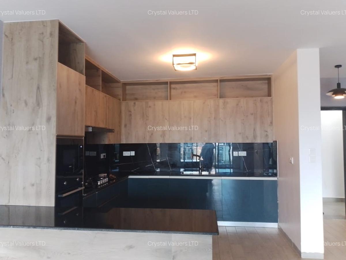 2 Bed Apartment with En Suite in Lavington - 2