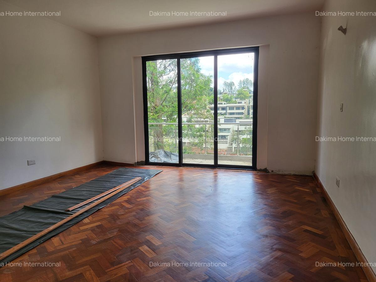 5 Bed House with En Suite in Loresho - 10