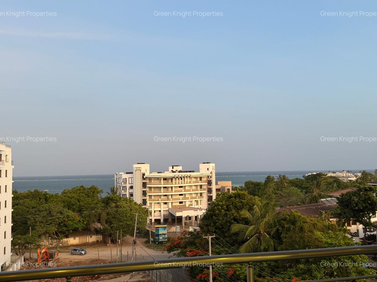 Serviced 3 Bed Apartment with En Suite in Nyali Area - 1