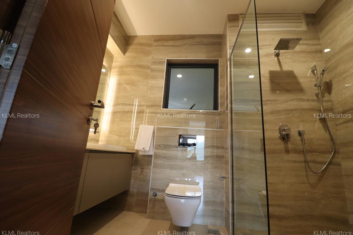 3 Bed Apartment with En Suite in Riverside - 11