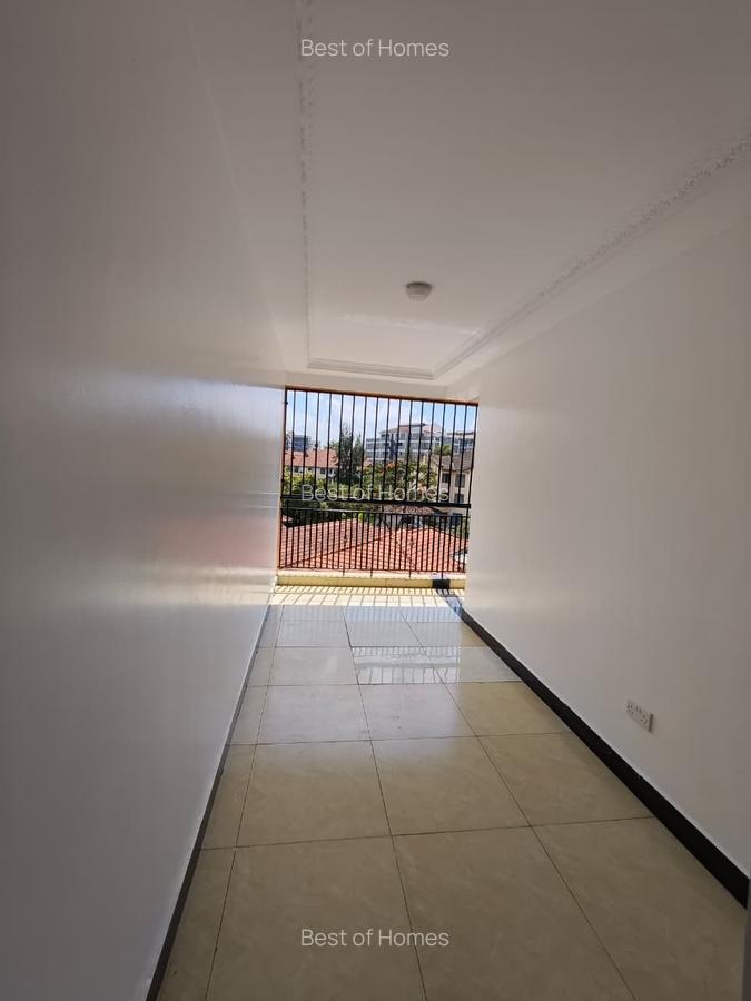 2 Bed Apartment with En Suite in Lavington - 7