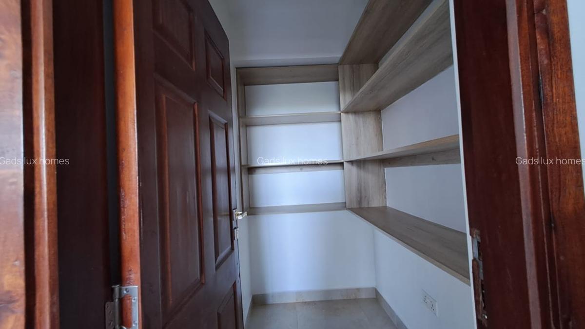 3 Bed Apartment with En Suite at General Mathenge - 10