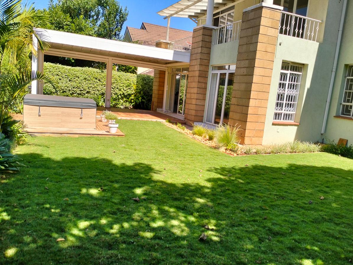 4 bed townhouse with en suite in kitisuru