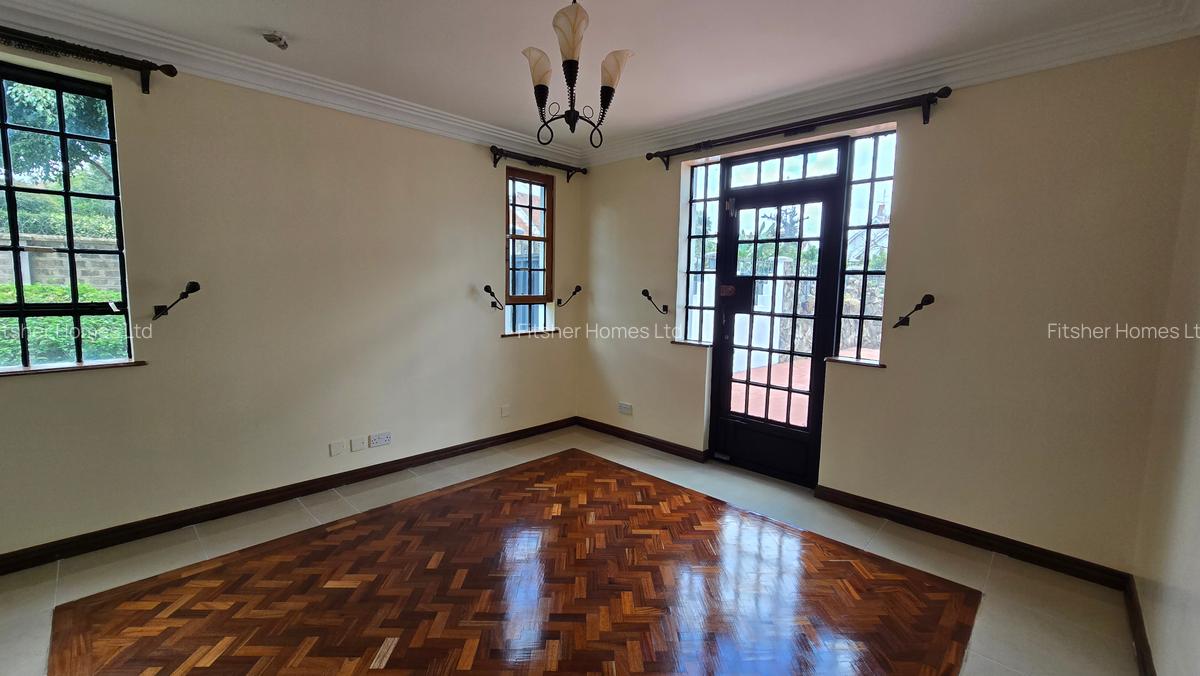 5 Bed House with En Suite in Runda - 10