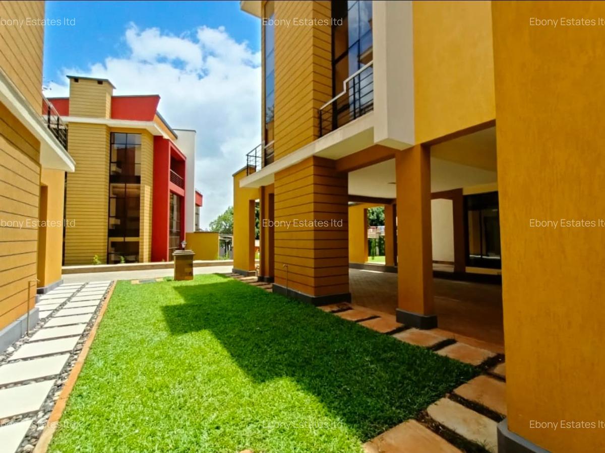 5 Bed Townhouse with En Suite in Lavington - 9