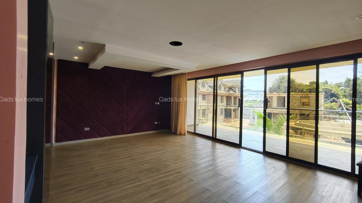 5 Bed Villa with En Suite at Runda - 18