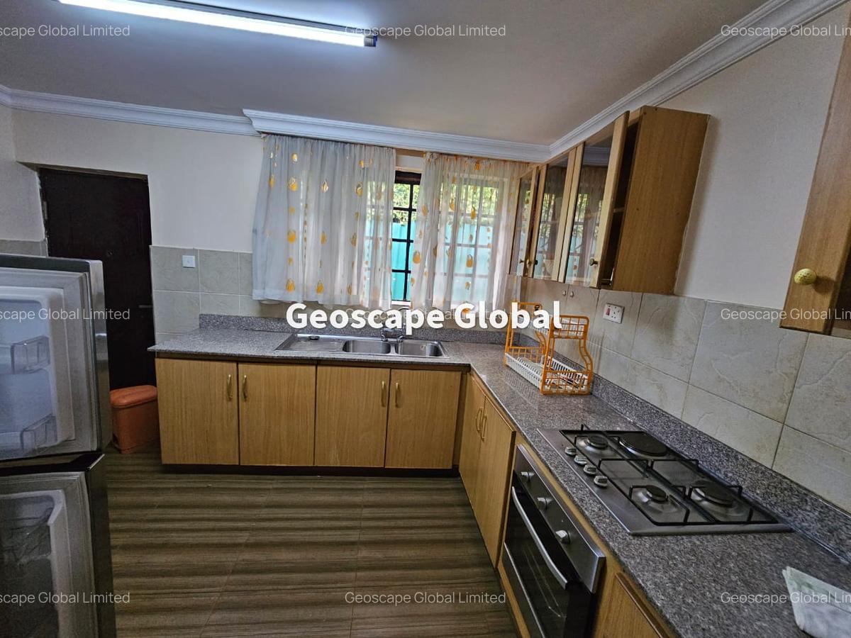 3 Bed House with En Suite in Rosslyn - 5