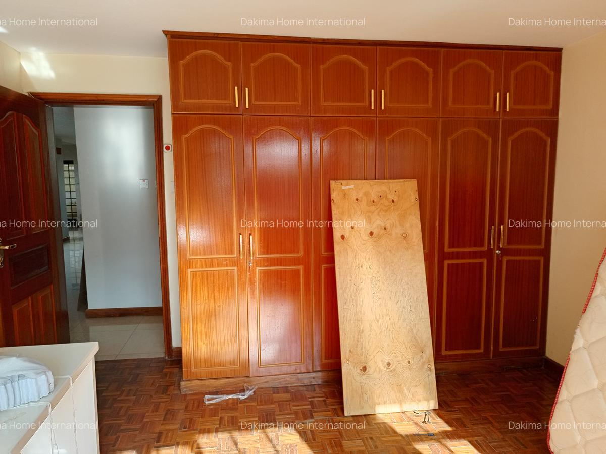 4 Bed Townhouse with En Suite in Spring Valley - 9