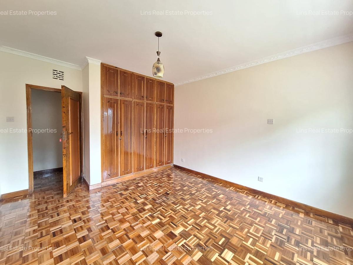 5 Bed House with En Suite in Loresho - 11
