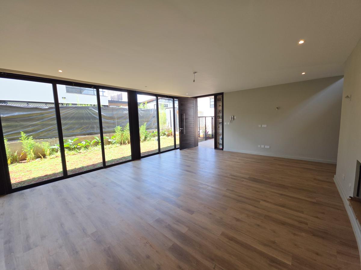 4 Bed Townhouse with Swimming Pool in Runda - 8
