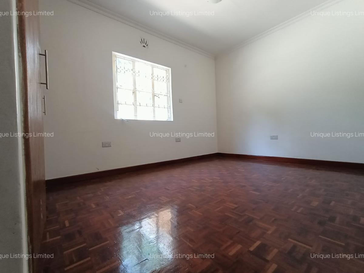 4 Bed House with En Suite in Kitisuru - 11