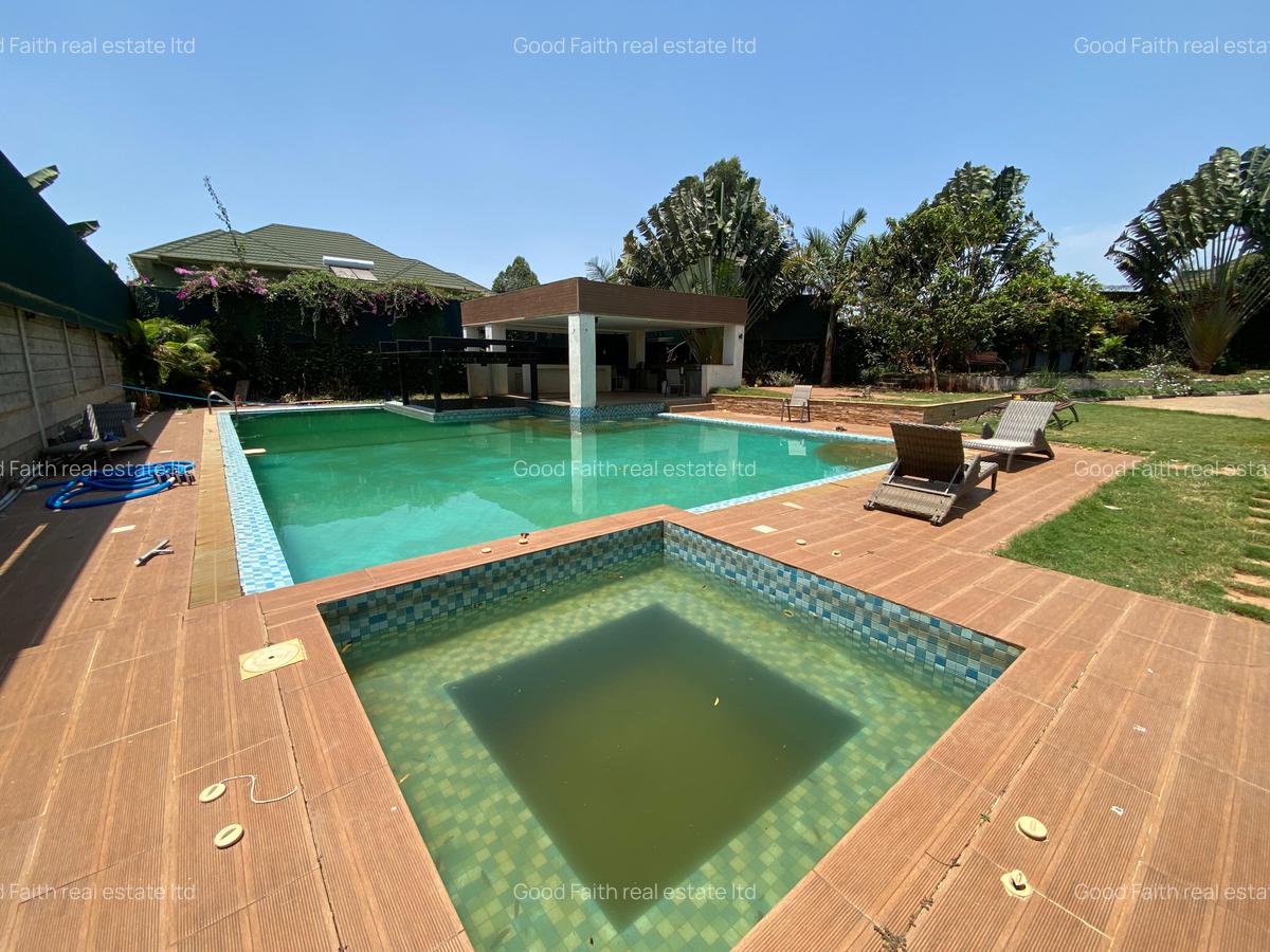 5 Bed House with En Suite in Runda - 3