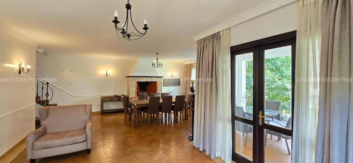 4 Bed Townhouse with En Suite in Kyuna - 8