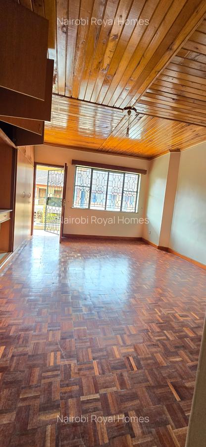 5 Bed Townhouse with En Suite at Lavington Road - 8