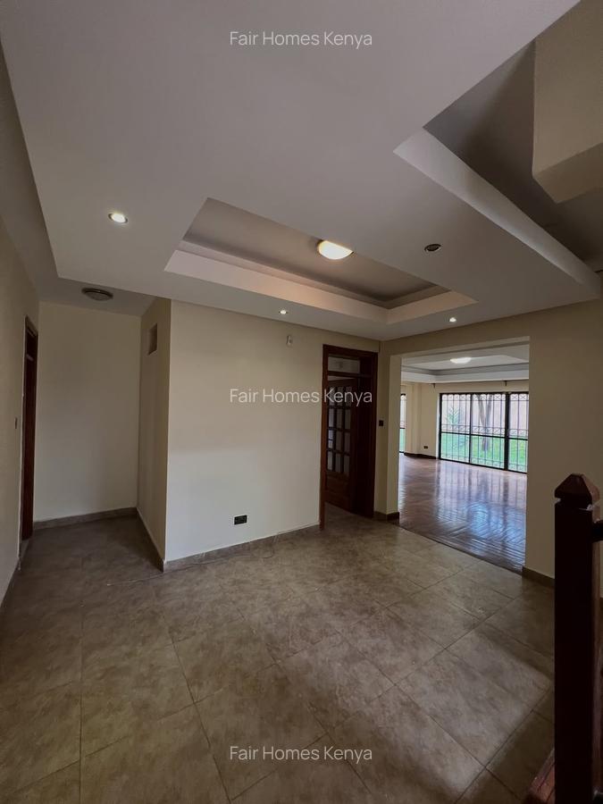 5 Bed Townhouse with En Suite at Convent Drive - 2