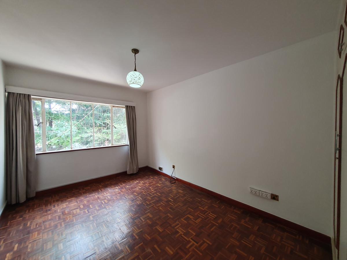4 Bed House with En Suite in Parklands - 13