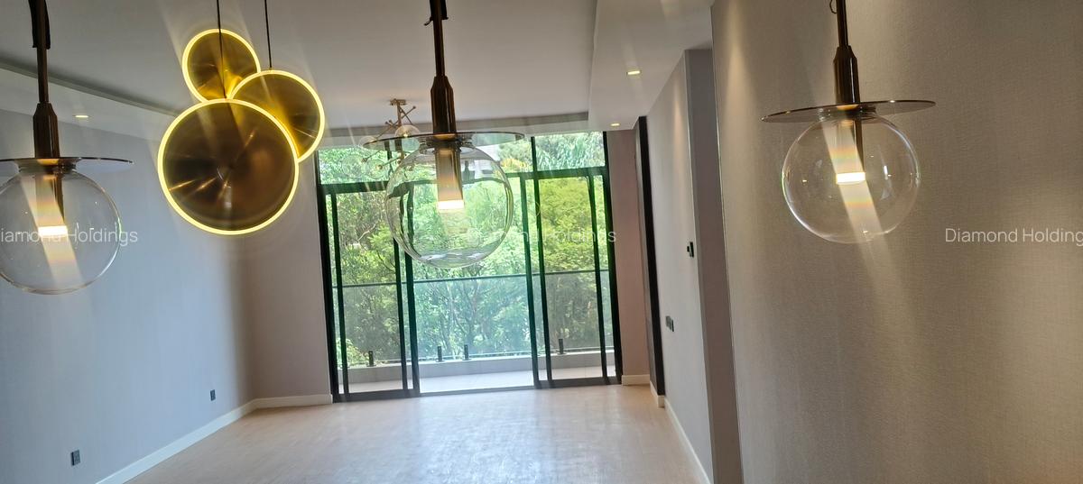 Serviced 3 Bed Apartment with En Suite at Brookside - 4