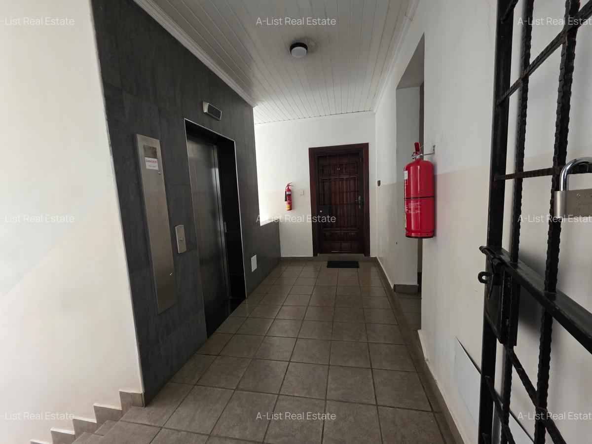 3 Bed Apartment with En Suite at Rhapta Road - 11
