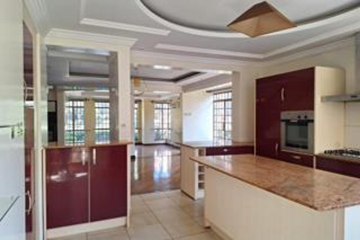 5 Bed Townhouse with En Suite at Kabarsiran Road - 11