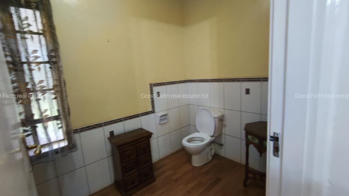 5 Bed House with En Suite in Runda - 13