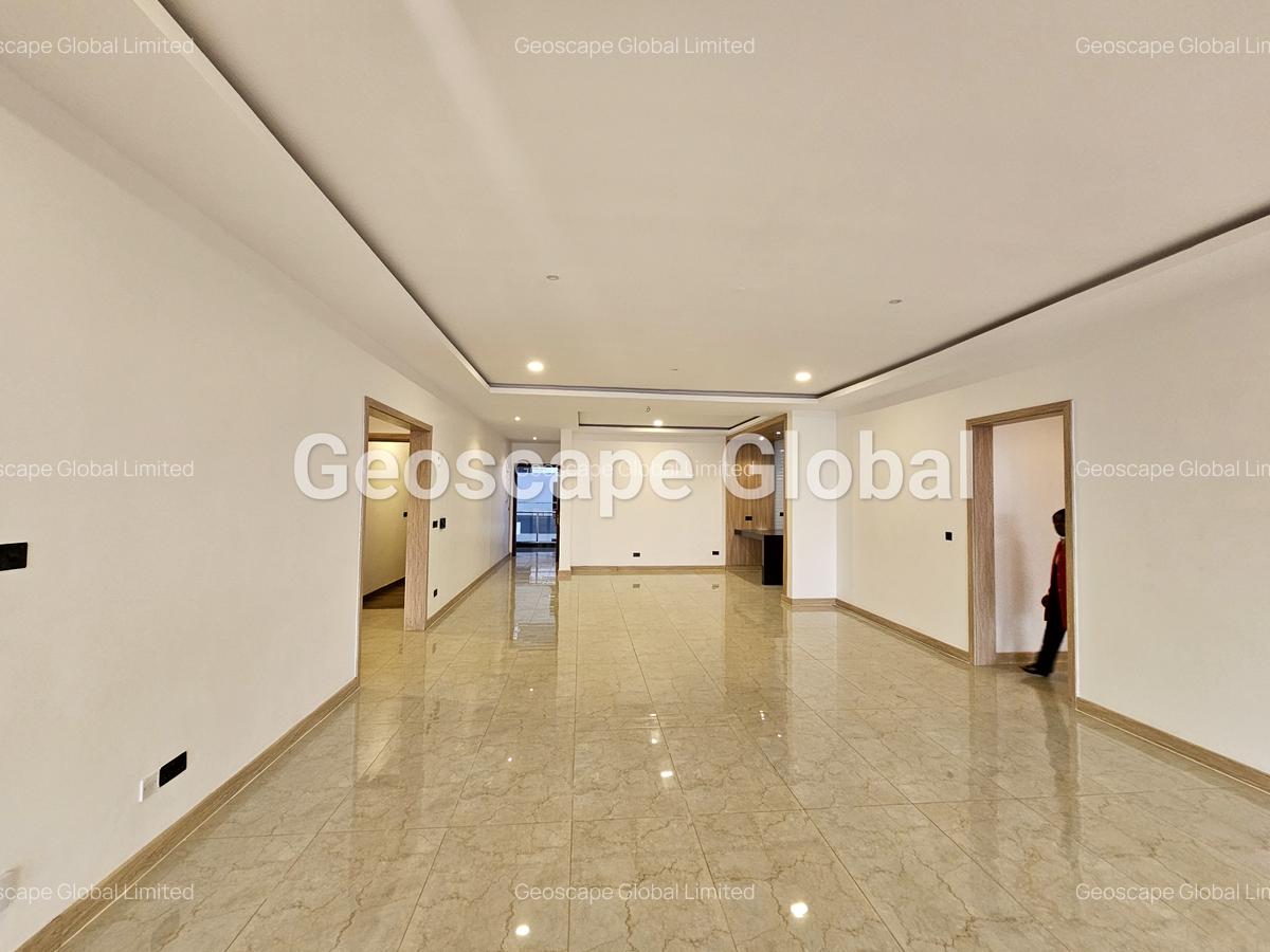 4 Bed Apartment with En Suite in Spring Valley - 8