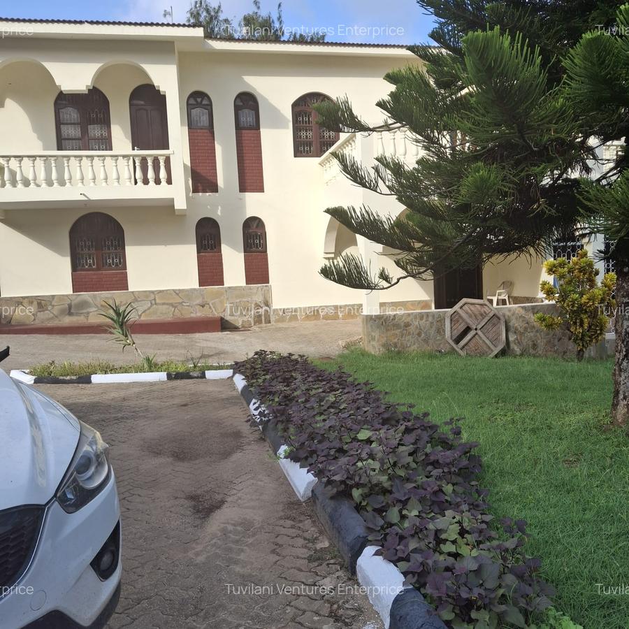 4 Bed Villa with En Suite at Nyali Mombasa - 3