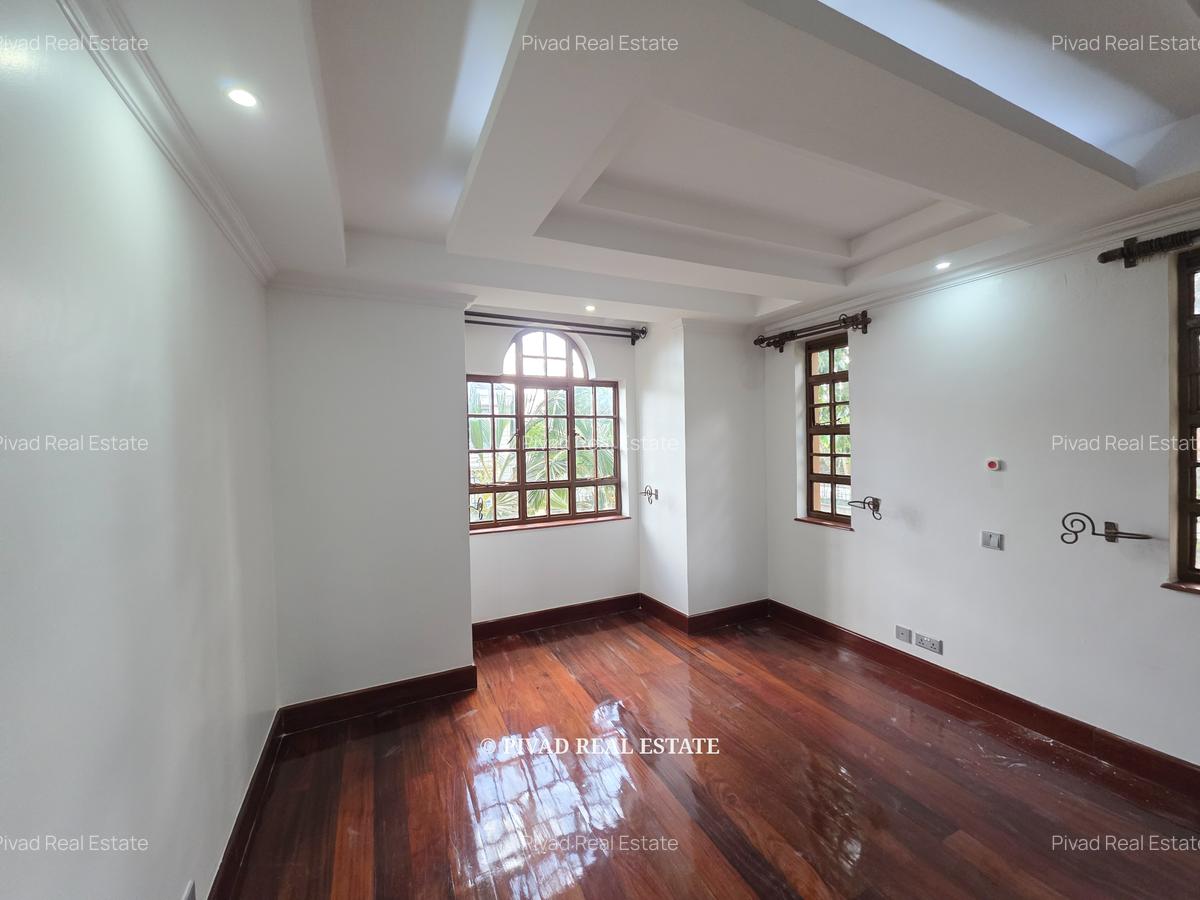 5 Bed House with Swimming Pool in Runda - 12