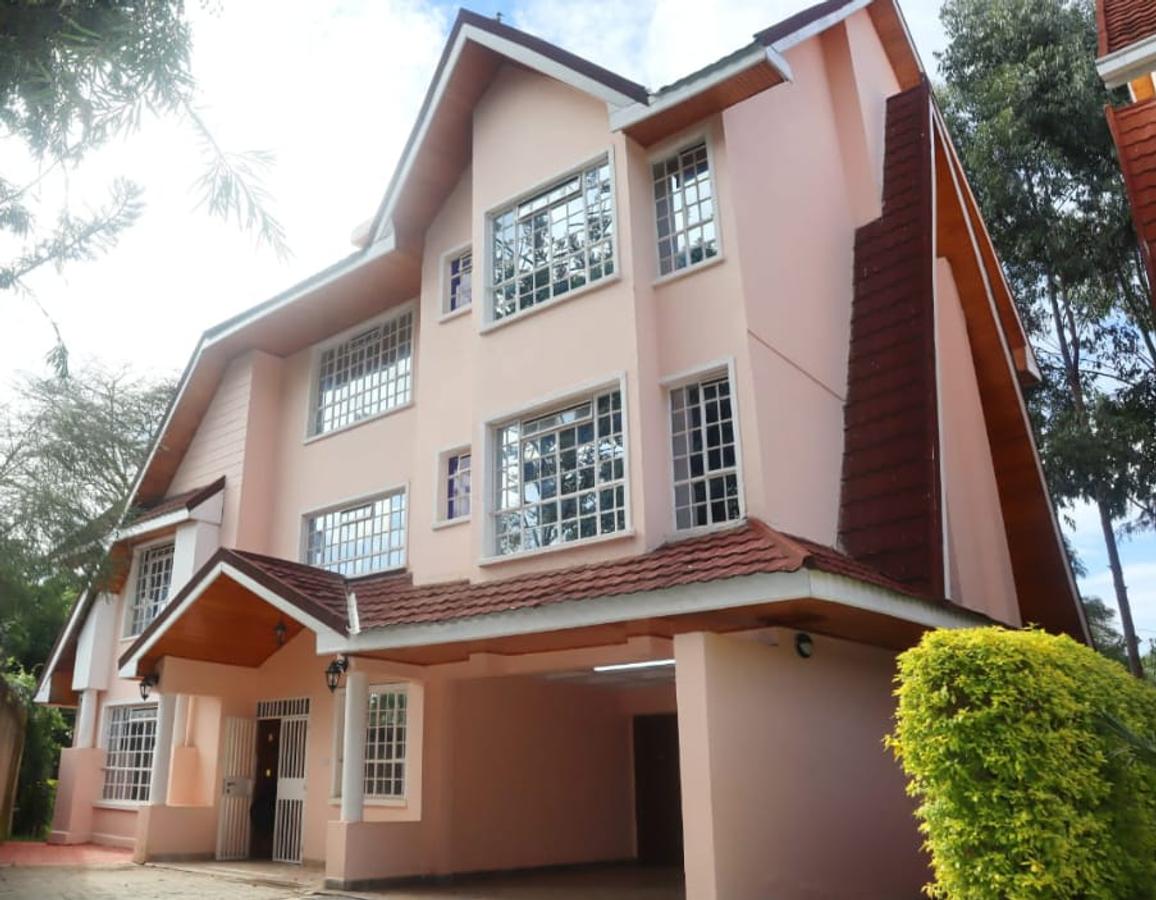 5 Bed Townhouse with En Suite in Lavington - 5