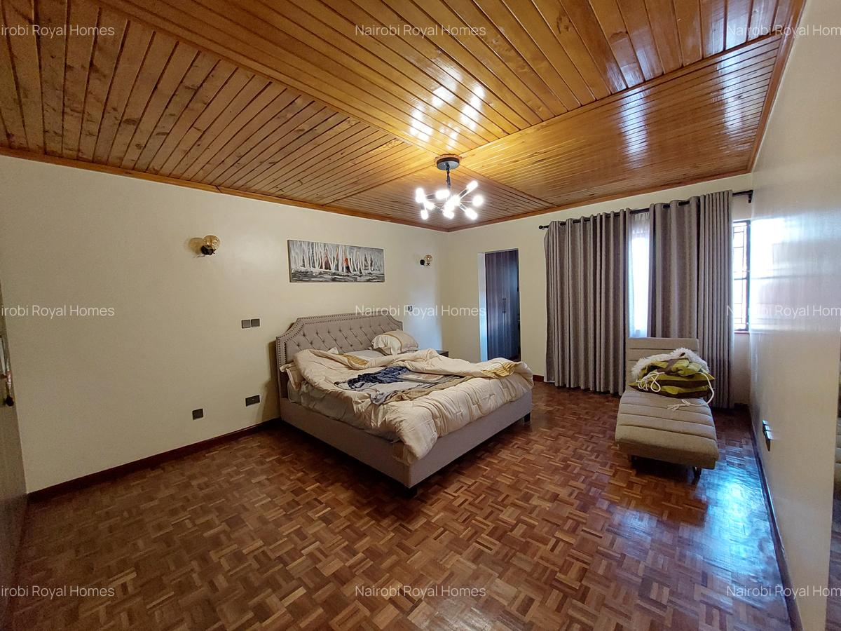 5 Bed Townhouse with En Suite at Royal Villas - 13