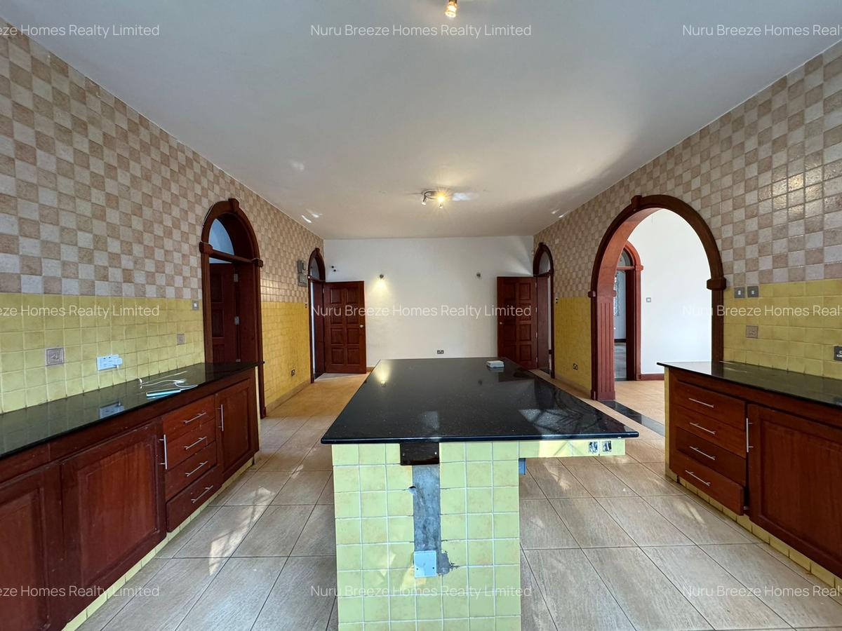 5 Bed Townhouse with En Suite in Rosslyn - 19