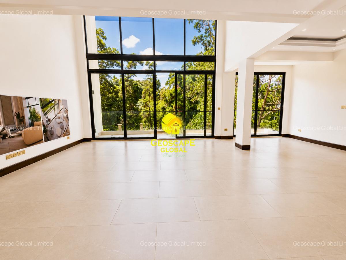 5 Bed Villa with En Suite in Spring Valley - 1