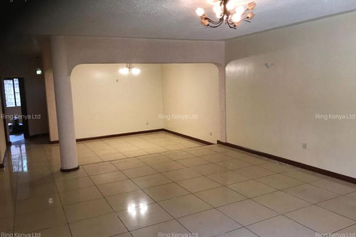 4 Bed House with En Suite in Lavington - 5