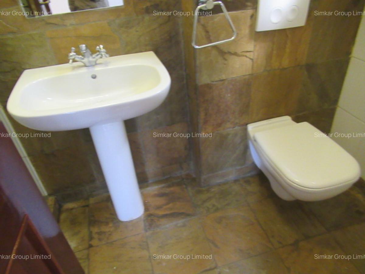 3 Bed Apartment with En Suite at Riverside Drive - 19