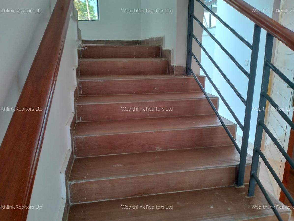 4 Bed Townhouse with En Suite at Lavington - 11