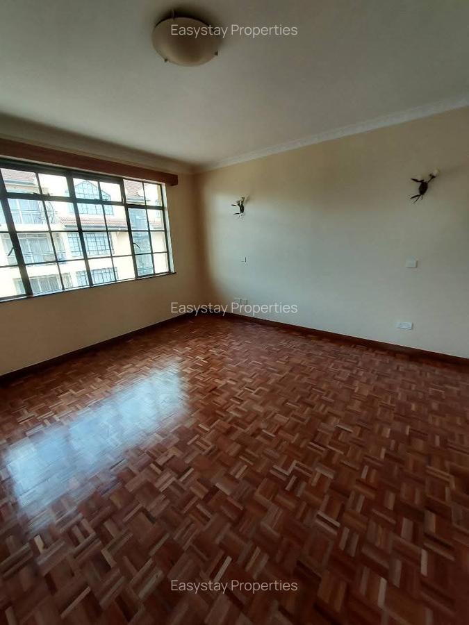 3 Bed Apartment with En Suite in Lavington - 4