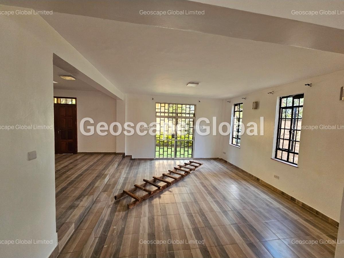 5 Bed Townhouse with En Suite in Kyuna - 4