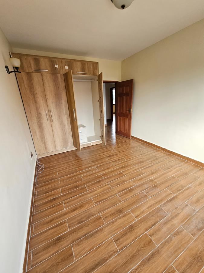 3 Bed Apartment with En Suite at Lavington - 11