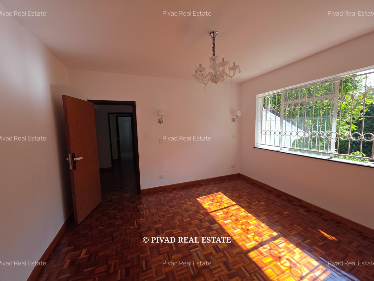 4 Bed House with En Suite in Runda - 8